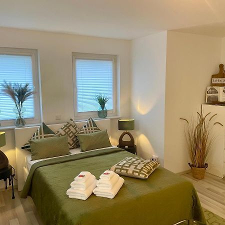40Qm Wohlfuehl-Apartment Im Gruenen Mit Sorglospaket Wuppertal Ngoại thất bức ảnh
