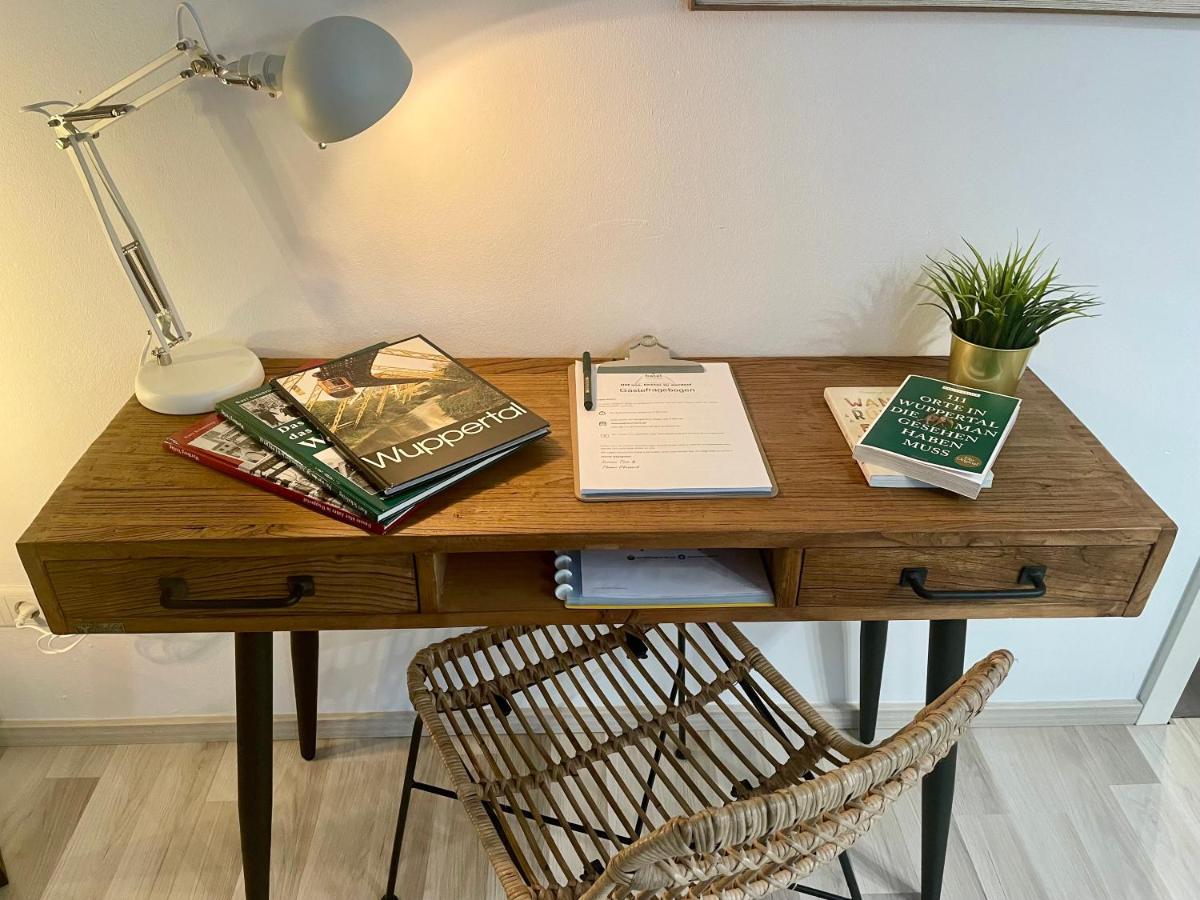 40Qm Wohlfuehl-Apartment Im Gruenen Mit Sorglospaket Wuppertal Ngoại thất bức ảnh